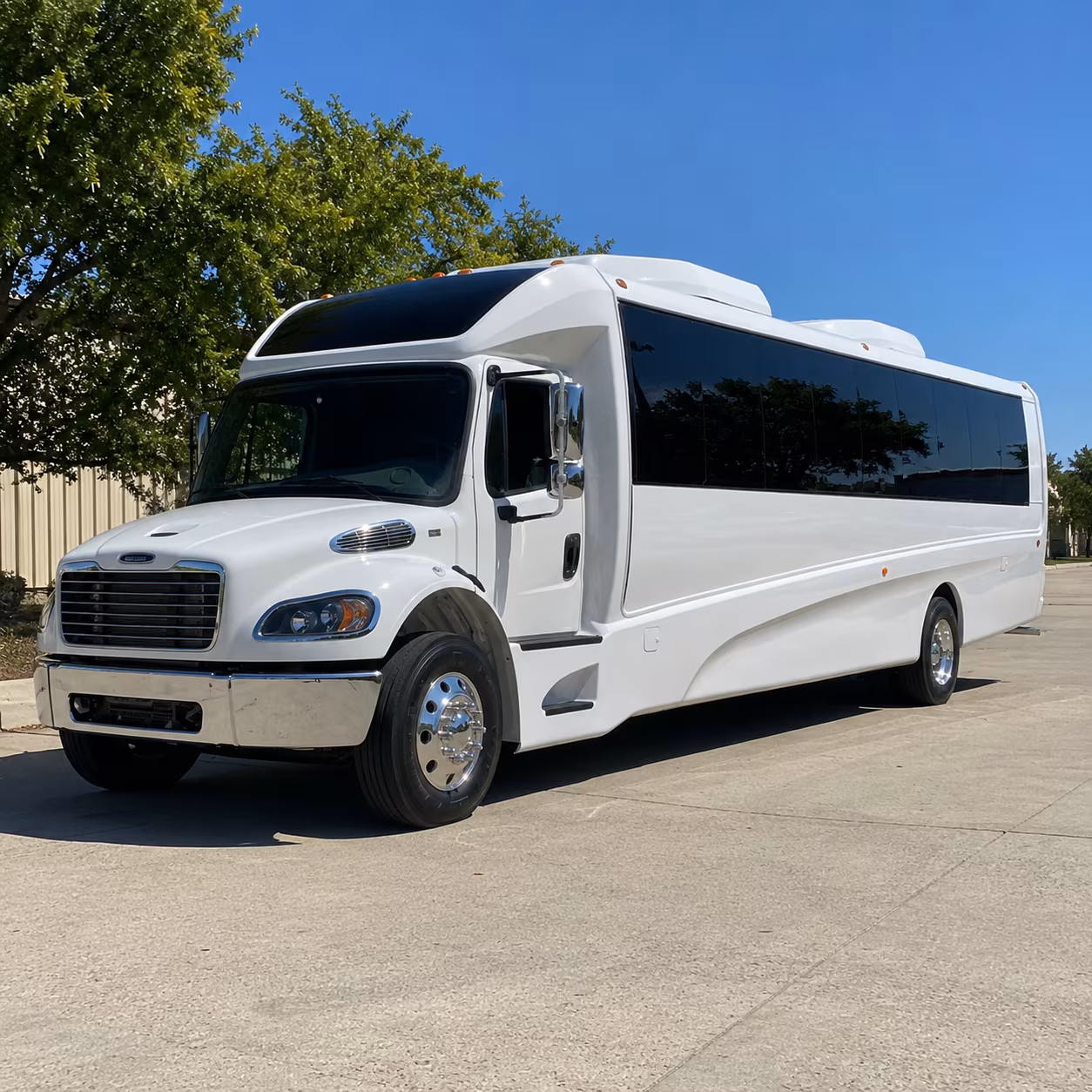 arvada 20 passenger minibus