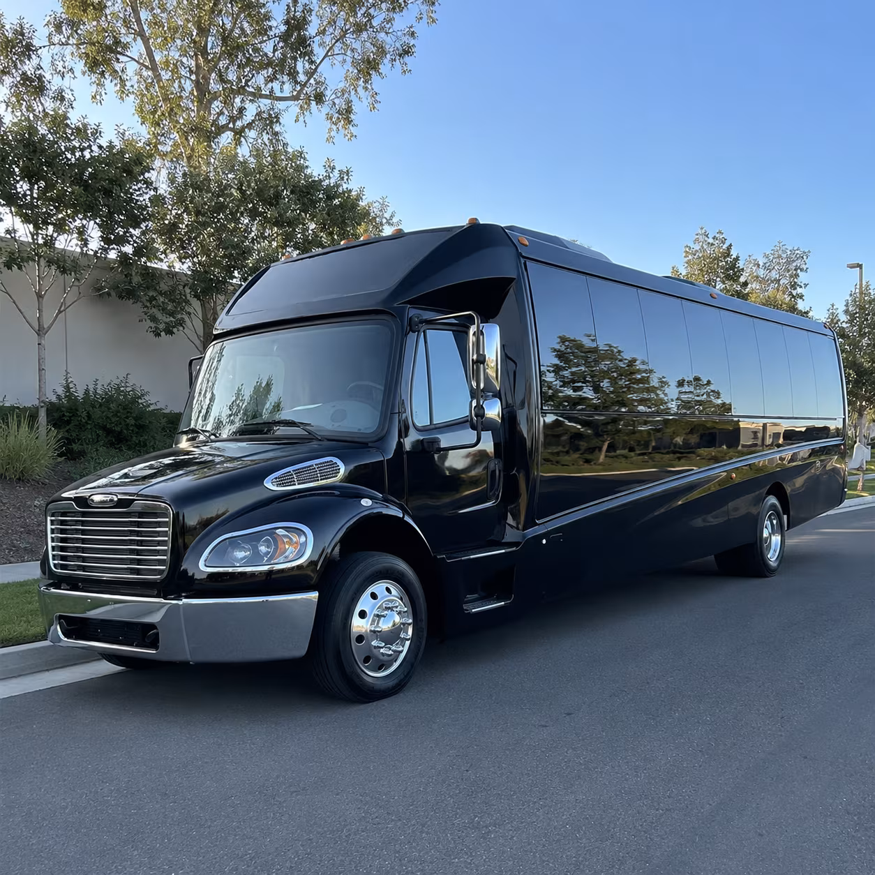 arvada 30 passenger minibus