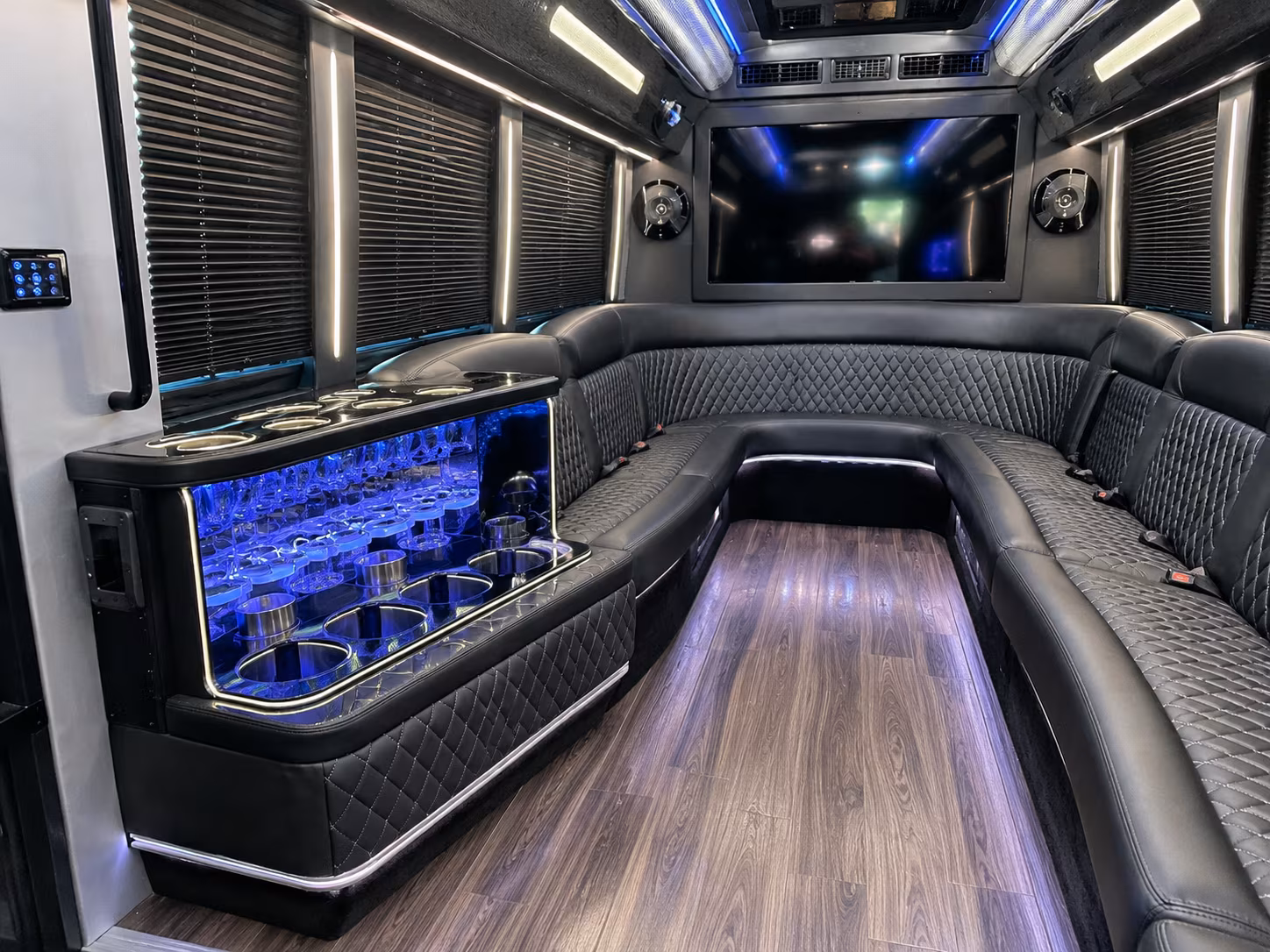 hotel and venue shuttle buses to den from the arvada area
